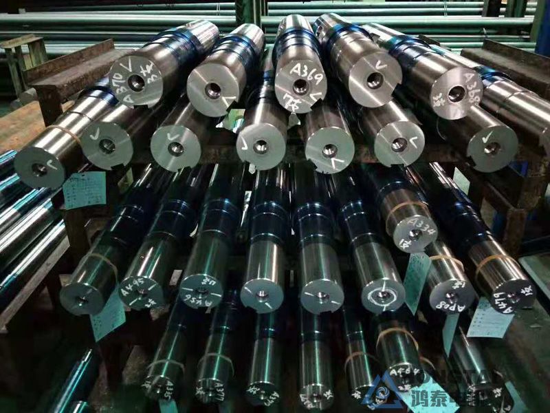 YE3-315L2-4电机轴伸打螺纹孔定制